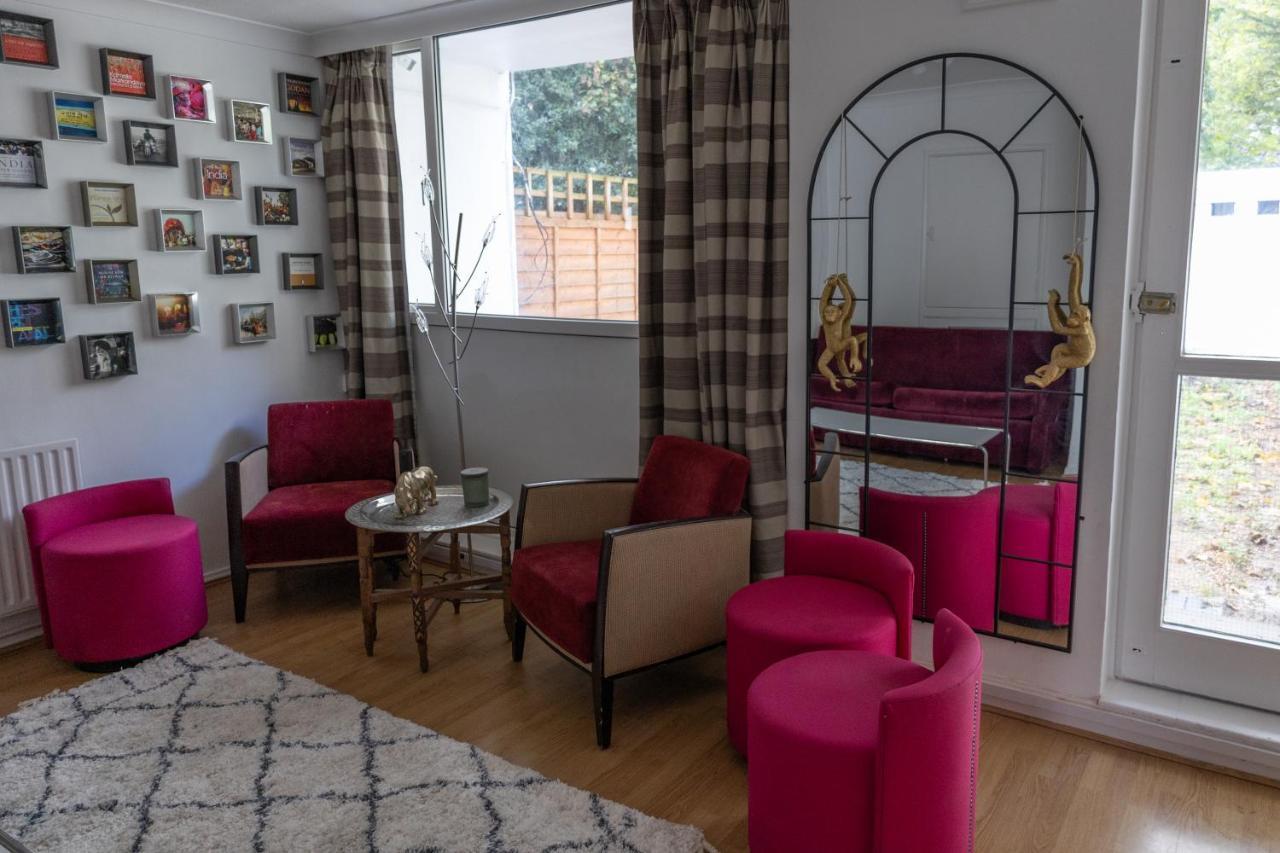- 4 Bed - Sleeps 8 - Garden - Pet Friendly Casa de férias *